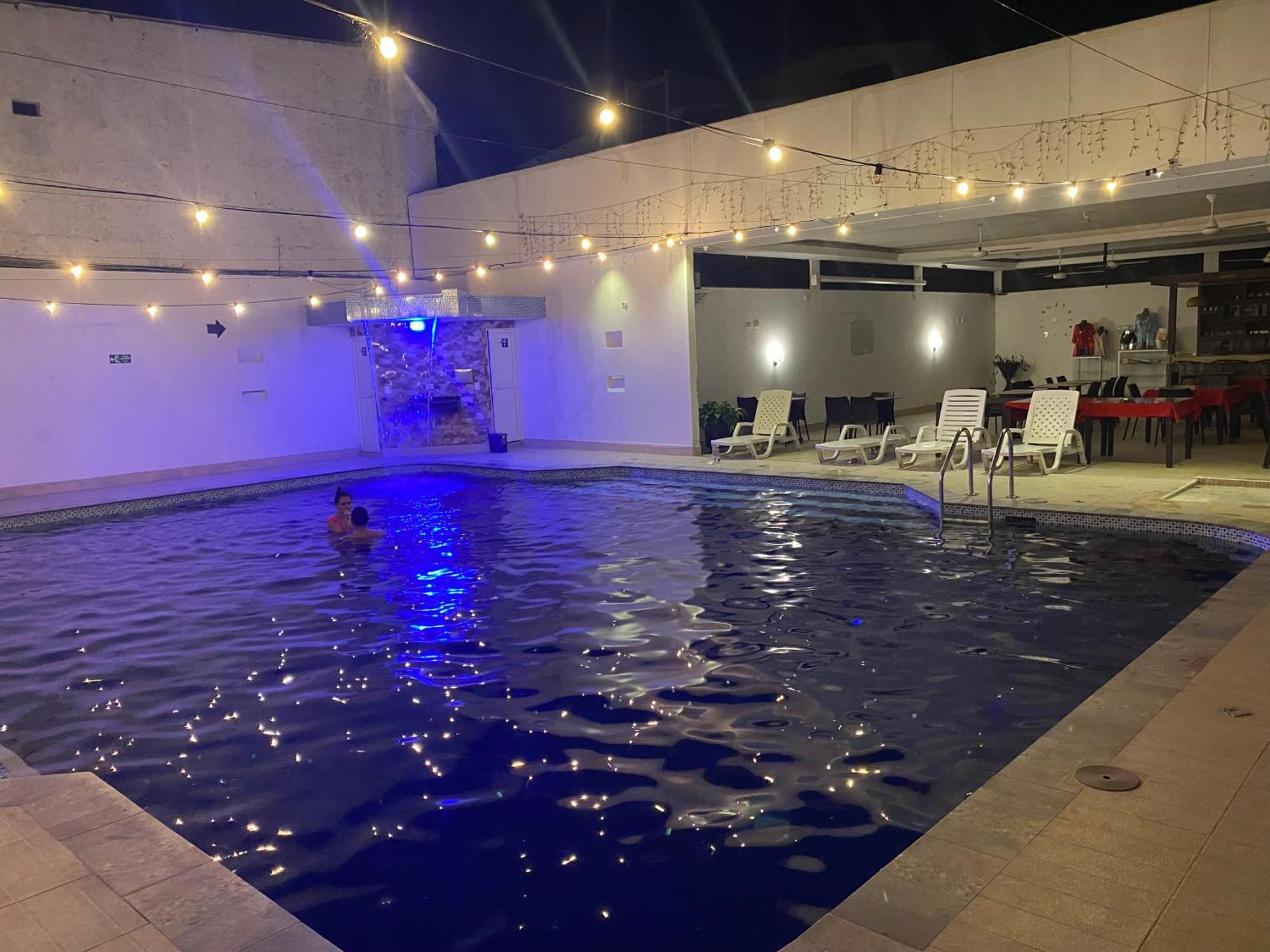 Hotel Deluxe Oasis De La Colina Girardot Extérieur photo